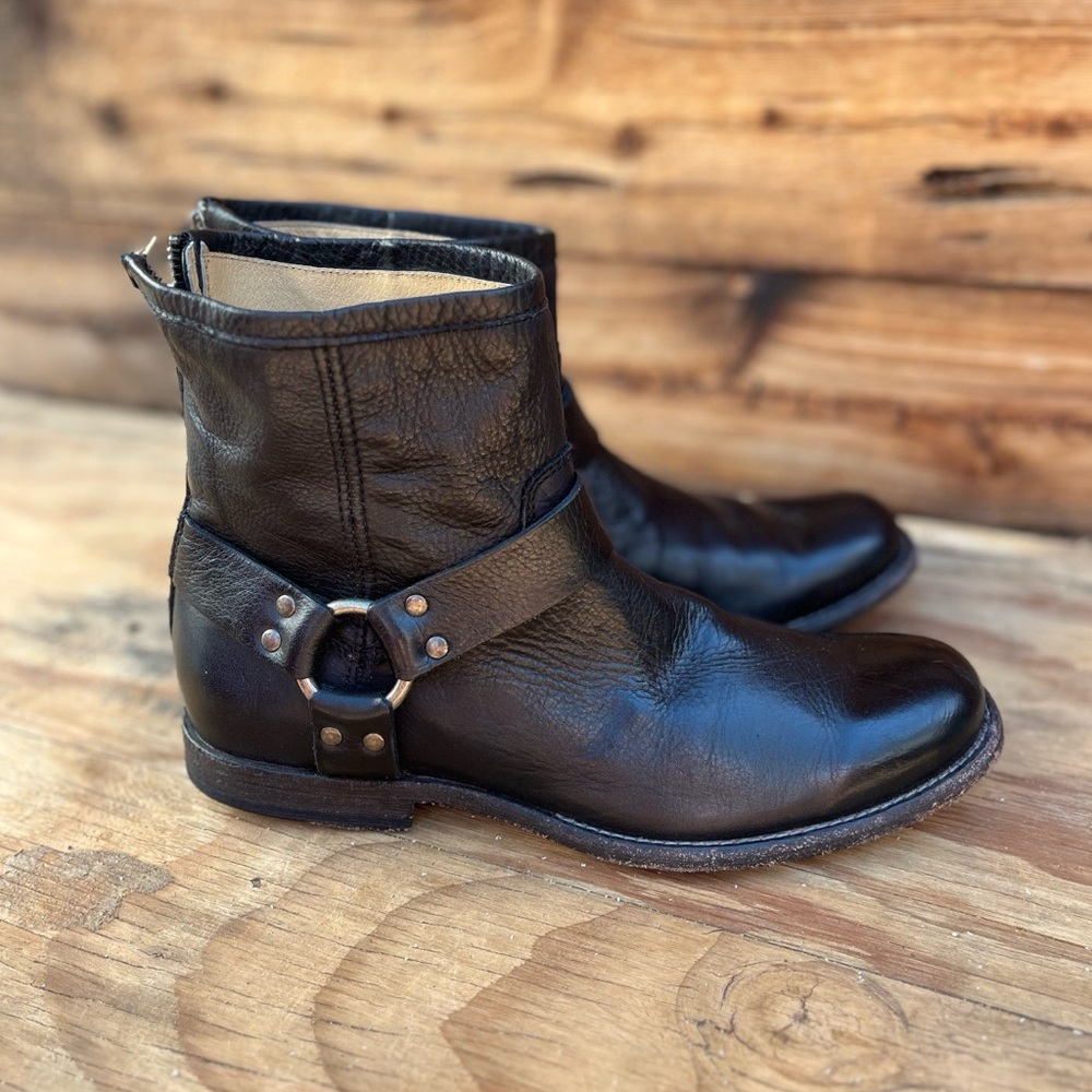 FRYE | Women's Black Leather Rear Zip-Up Harness  Buckle Ankle Boots 8